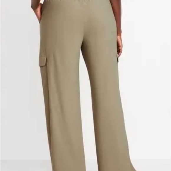 Old Navy NWOT High-Waisted SleekTech Wide-Leg Cargo Pants (M) - Picture 8 of 13